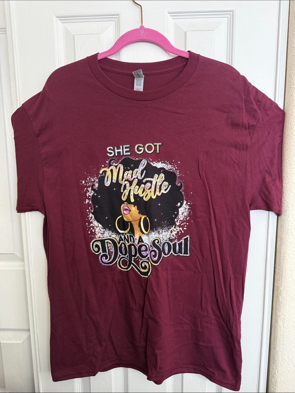 Gildan Maroon Short Sleeve Graphic Tee - 'She Got Mad Hustle and a Dope Soul'